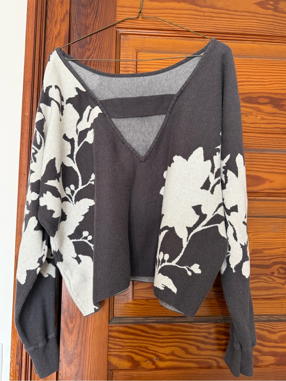 Women's V-Neck Floral Jacquard Sweater in Charcoal and Cream - Picture 2 of 2